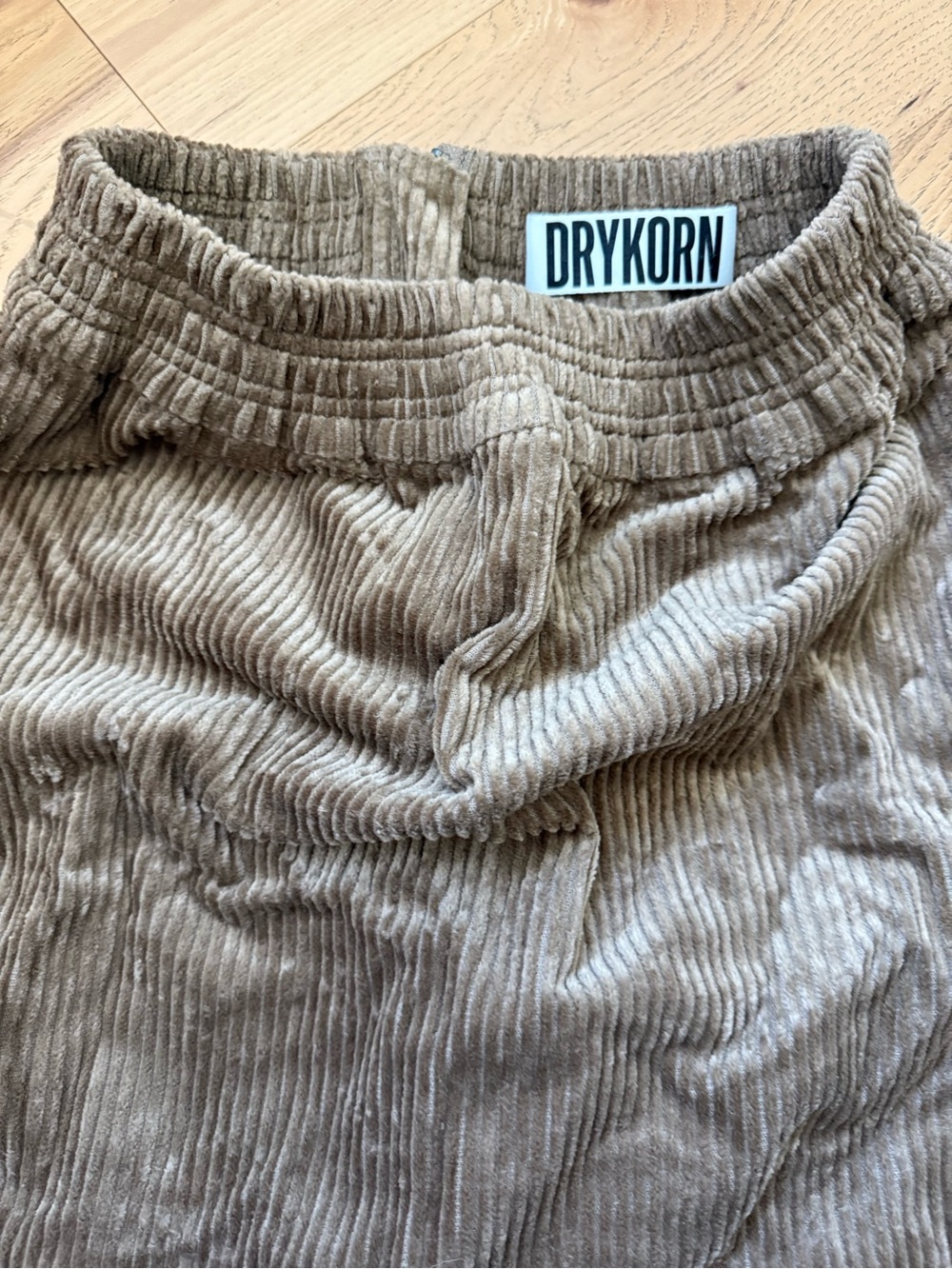 Corduroy skirt in Taupe